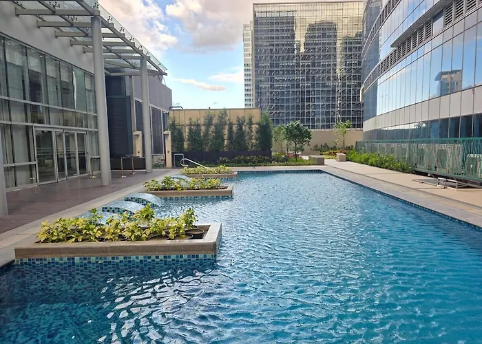 Bgc Uptown Parksuites Modern 1br With Balcony 300mbps